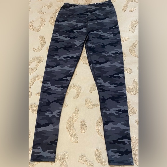 💥 2/$15!! Maurice’s Camo Print High-Waist Leggings | Athleisure Must-Have - Picture 4 of 5